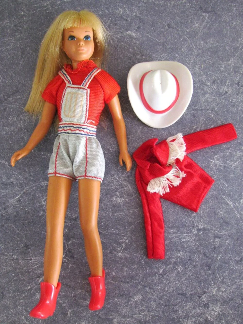 SKIPPER SUNSET MALIBU 1970 w CLOTHES, SHOES, COWGIRL OUTFIT, PINK LACY GOWN